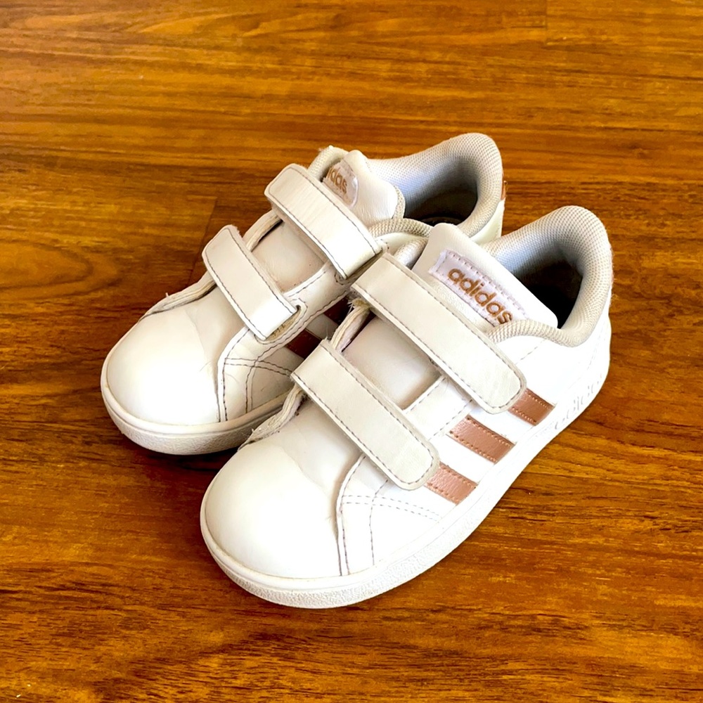 Adidas Sneakers